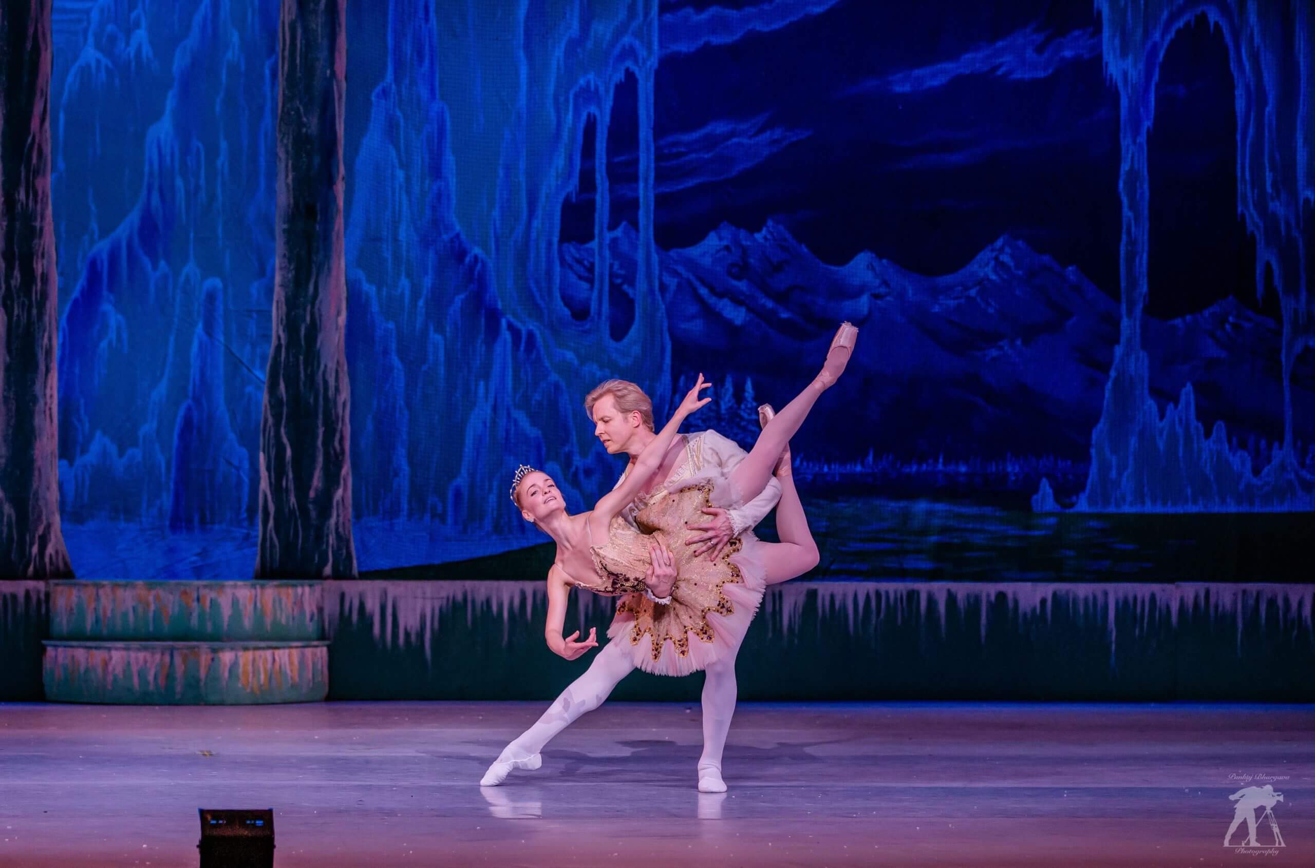 Nutcracker pas de deux scene